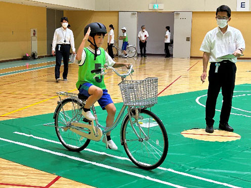 技能走行テスト(S字走行)